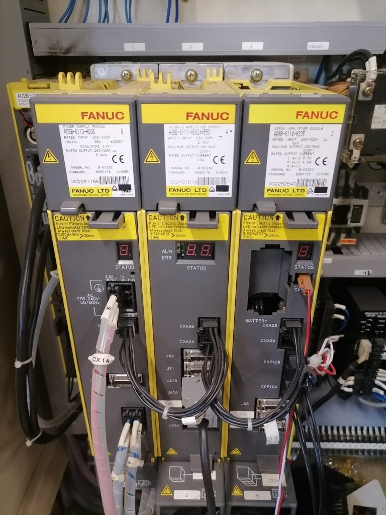 Diagnóstico de fuente de alimentación, amplificador de husillo y módulo servo FANUC en máquina CNC industrial