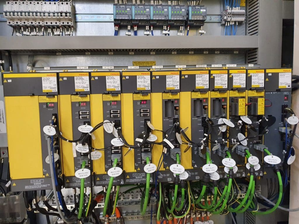 Reparación profesional de electrónica industrial y sistemas CNC en España.